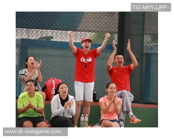 女子足球的梦想与拼搏之路漫画展现青春与团队精神的精彩瞬间